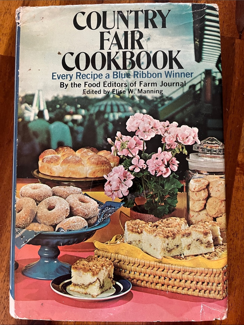 1975 Country Fair Cookbook HB/DJ Vtg W/Color Photos 70s Recipes Grandma Core